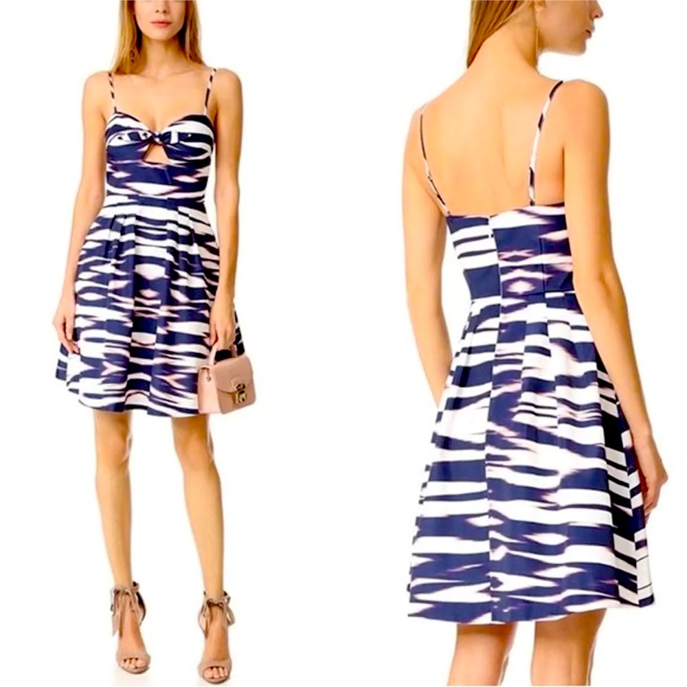 Yumi Kim‎ Summer Ikat Sneak Peek Dress With Pockets Size XS Navy Blue and White